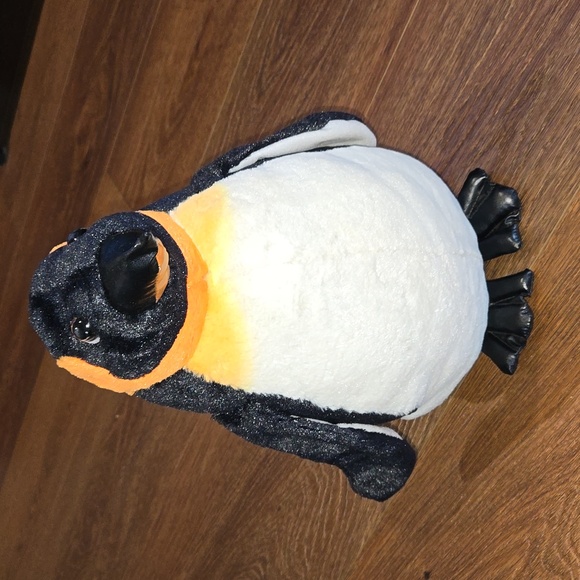 SEAWORLD PENGUIN PLUSH. #6159 - Picture 2 of 8